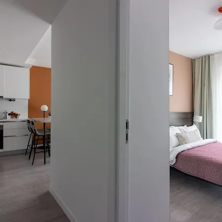 Charming And Chic 2br W Parking #84 *