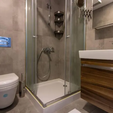 Charming And Chic 2br W Parking #84 Apartamento *