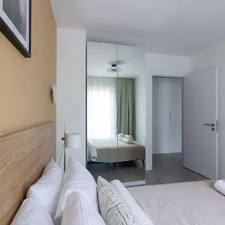 شقة Charming And Chic 2br W Parking #84 *